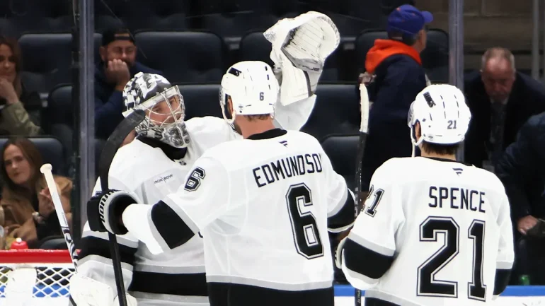 Kings Extend Winning Streak to Six with 3-1 Victory Over Islanders, Kempe Leads the Way