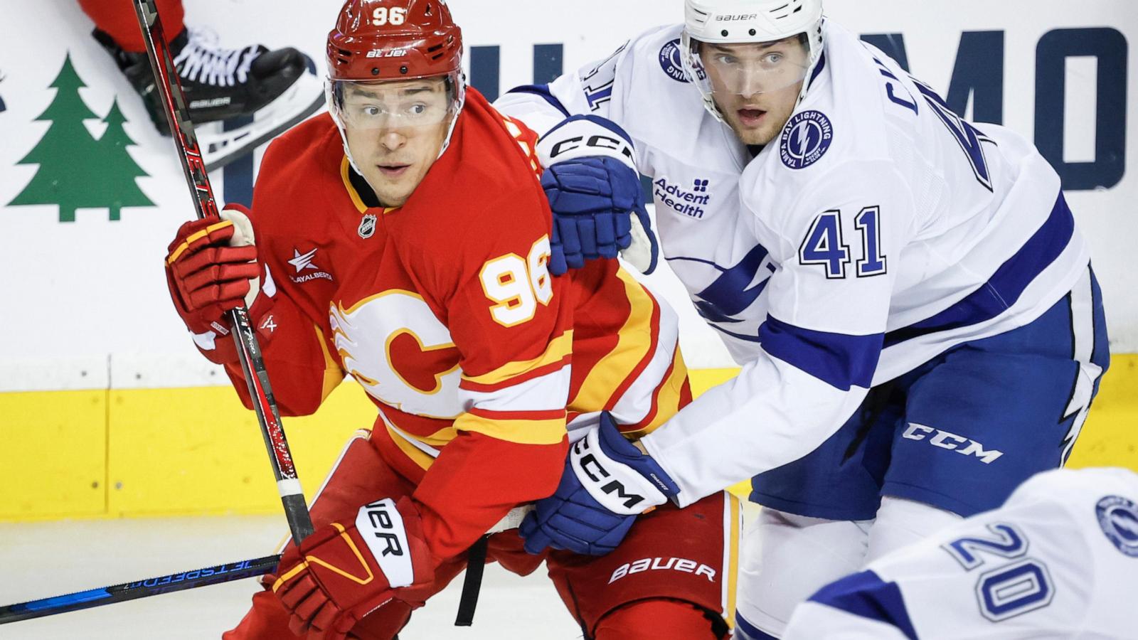 Kucherov Leads Lightning’s 8-3 Win Over Flames with Record-Tying Six Points and Guentzel Hat Trick