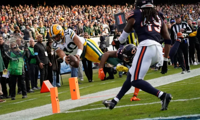 Packers Edge Bears 20-19, Extend Dominance in Historic Rivalry with 11th Straight Win