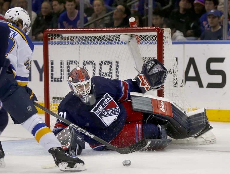 Shesterkin Posts Shutout in 200th Game as Rangers Cruise to 4-0 Win Over Blues