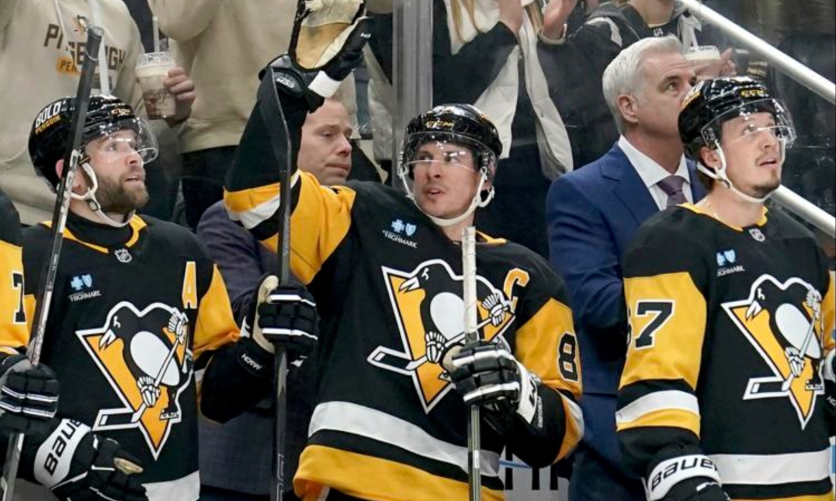 Crosby Becomes Penguins’ All-Time Assists Leader in 3-2 Win Over Islanders, Surpassing Lemieux