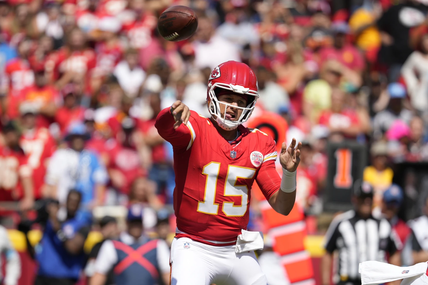 Dolphins’ Trade-Heavy Strategy Falls Short as Chiefs and Eagles Thrive Through Drafting