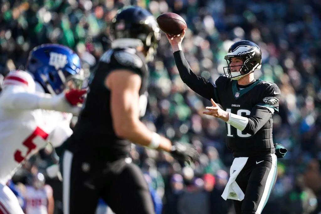 Eagles Beat Giants to Secure No. 2 NFC Seed, Resting Stars for Playoff Push