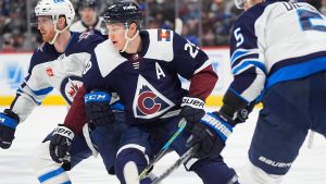 Jets Dominate NHL Standings While Avalanche Surge Toward Playoff Contention in 2024 Season