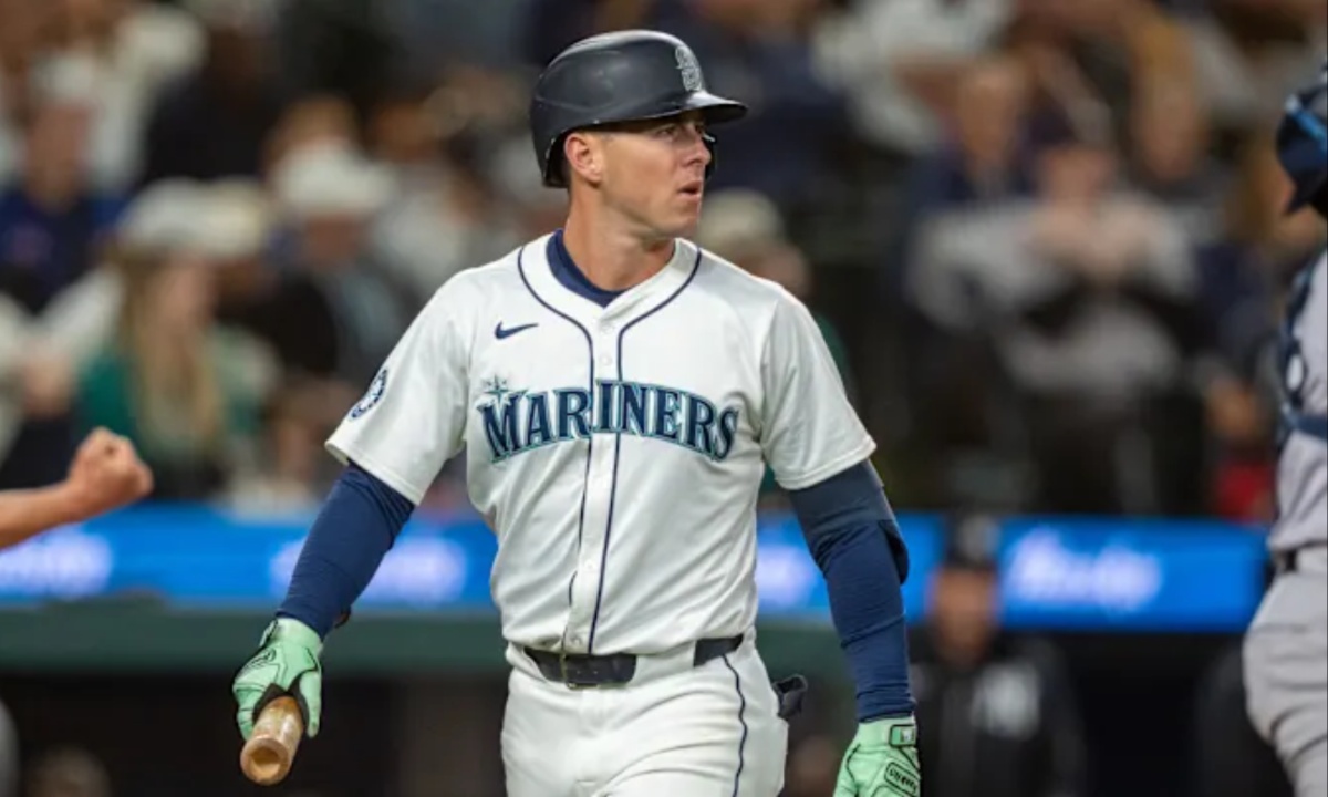 Mariners' Strong Pitching Rotation Faces Offensive Uncertainty and Third Base Void Heading into 2025