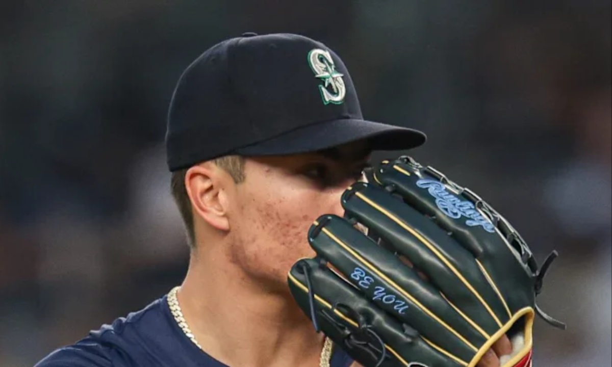 Mariners' Strong Pitching Rotation Faces Offensive Uncertainty and Third Base Void Heading into 2025