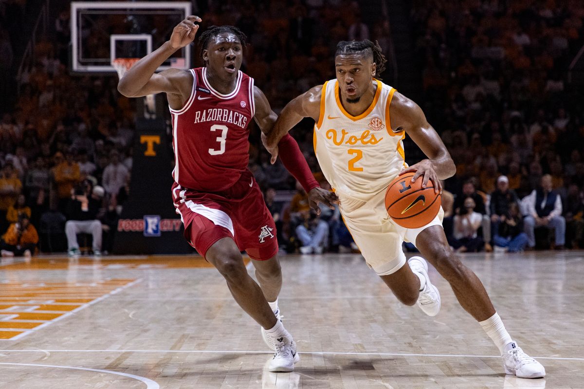 Tennessee’s Best Match of the Season Dominates Arkansas 76-52 to Tie Program’s Best Start