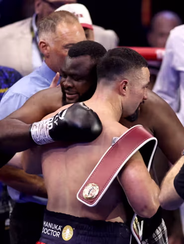 Bakole's Last-Minute Entry Ends in Defeat as Parker Secures Quick Win in Riyadh