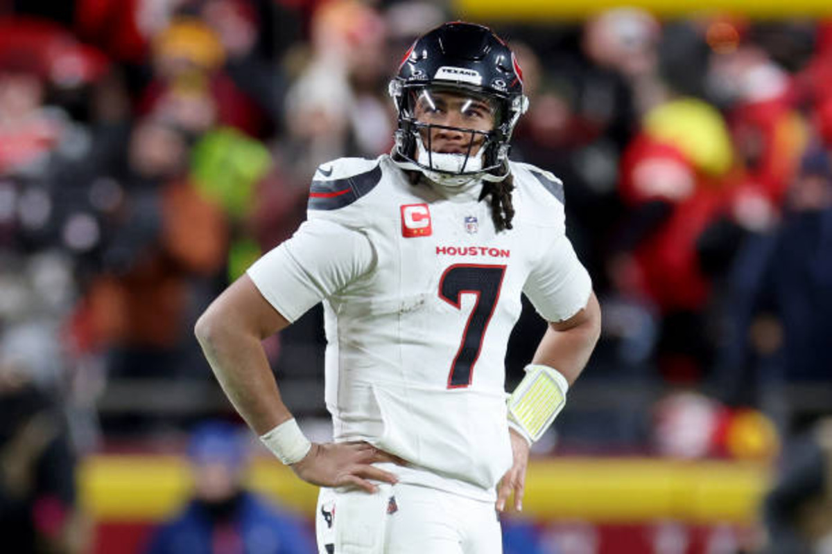 Texans Land Caley to Elevate Offense