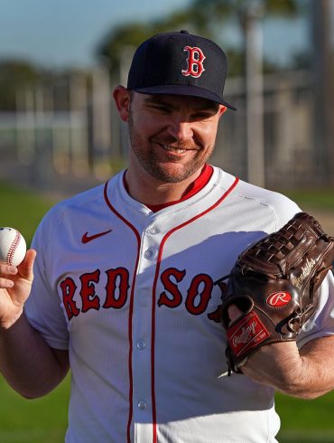 Liam Hendriks