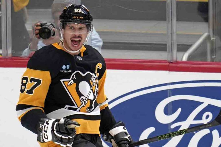 Sidney Crosby Extends Scoring Streak as Penguins Shut Out Predators 3-0
