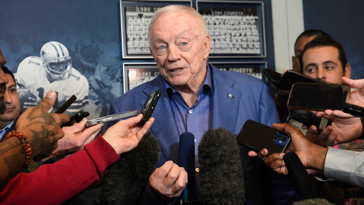 Dallas Cowboys Free Up Cap Space but Take Conservative Approach to Free Agency