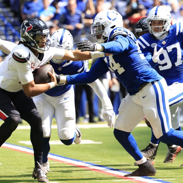Lions Weigh Hutchinson’s Extension as Edge Rusher Market Hits Record Highs