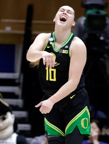 Oregon Survives Vanderbilt’s Comeback in Overtime to Advance in NCAA Tournament