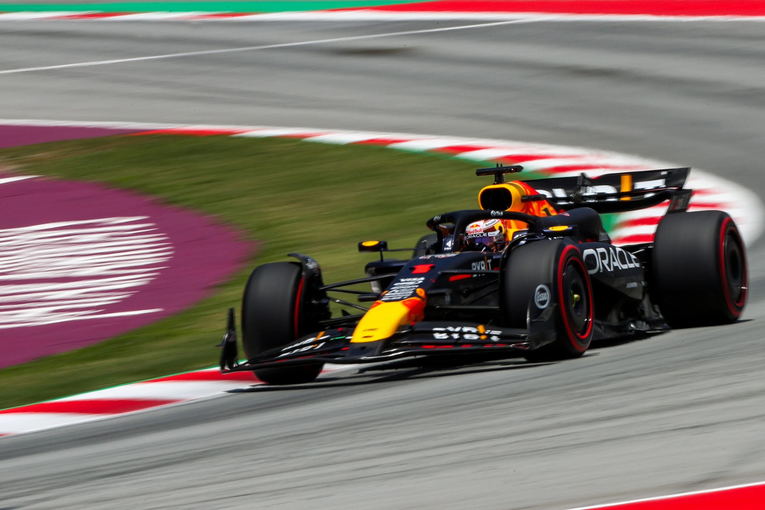 Red Bull Balances 2025 Struggles with High-Stakes Engine Project for 2026