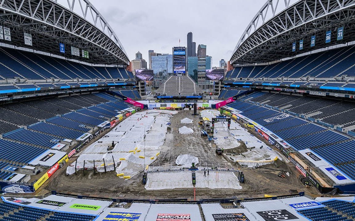 Seattle SX Adapts to Rainy Conditions With Track Modifications and Schedule Adjustments