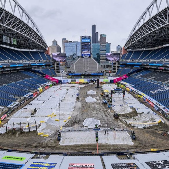 Seattle SX Adapts to Rainy Conditions With Track Modifications and Schedule Adjustments