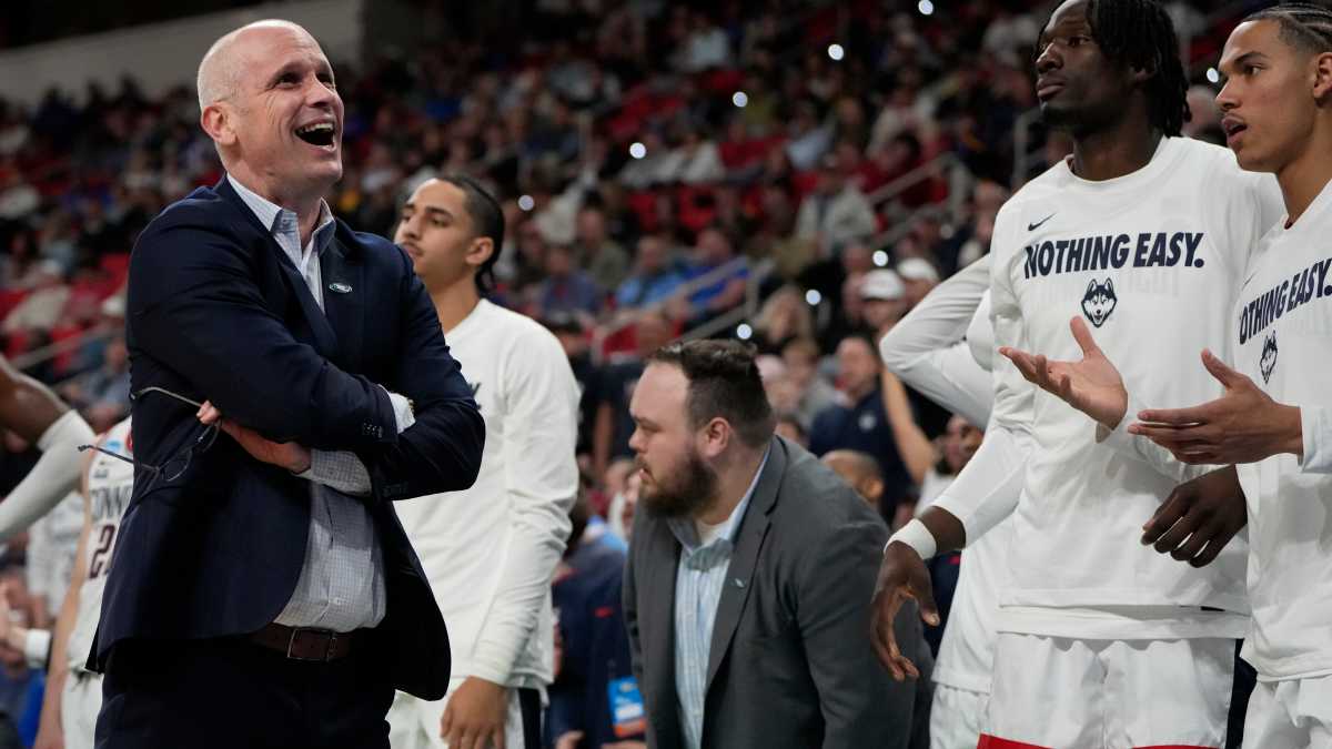 UConn Extends Tournament Win Streak to 13, Sets Up Historic Clash with Florida