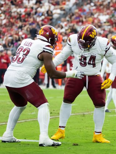 Vikings Strengthen Trenches With Key Signings to Bolster Offensive and Defensive Lines
