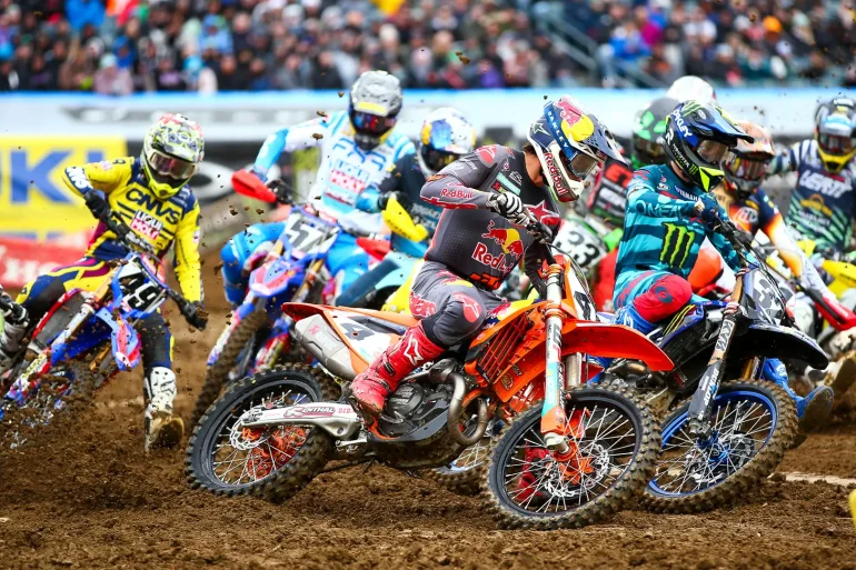 Daylight Supercross Hits MetLife as East Rutherford Hosts Early-Rising Round of 2025 Championship