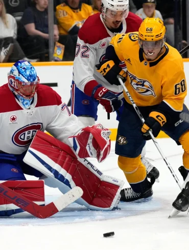 Dobes Delivers as Canadiens Rally Past Predators for Fifth Straight Win