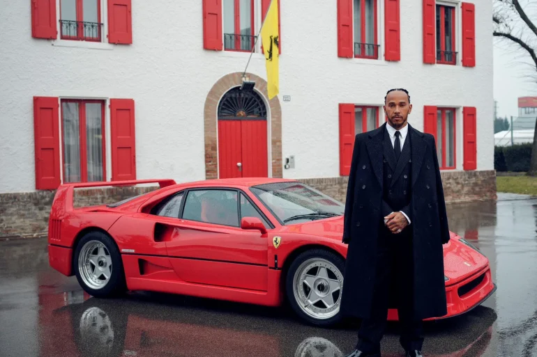 Lewis Hamilton’s Iconic Ferrari F40 Photo Marks a New Chapter and Symbolic Clash Over Tradition