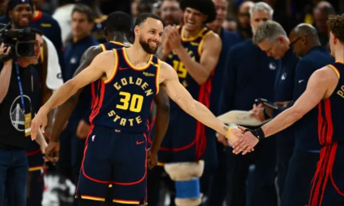 Warriors Slip to Seventh After Spurs Loss, Now Facing Play-In Danger With Two Games Left