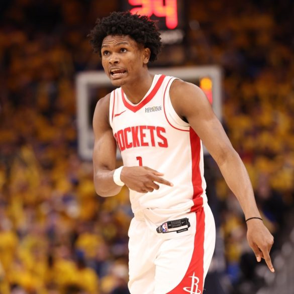 Amen Thompson Shines on Both Ends as Rockets Stun Warriors in Game 5, Forcing Pivotal Game 6