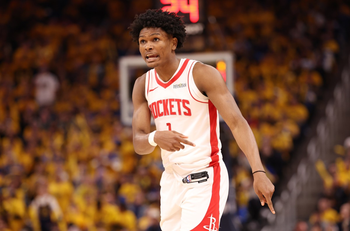 Amen Thompson Shines on Both Ends as Rockets Stun Warriors in Game 5, Forcing Pivotal Game 6