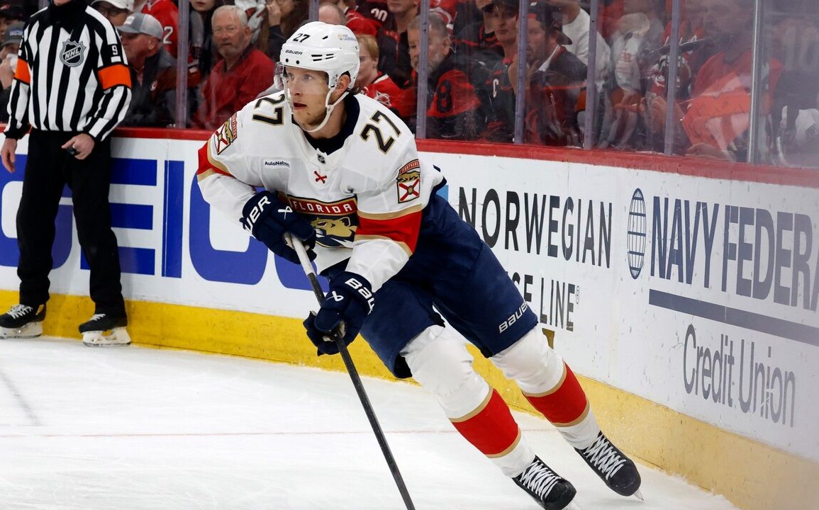 Blake Returns After Scary Collision as Luostarinen Ejected for Dangerous Boarding Hit