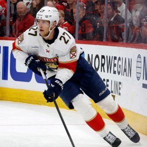 Blake Returns After Scary Collision as Luostarinen Ejected for Dangerous Boarding Hit