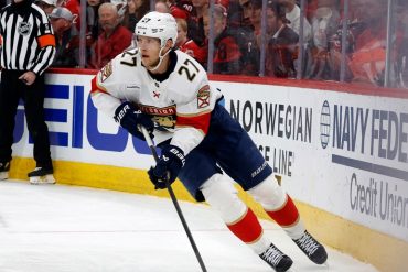 Blake Returns After Scary Collision as Luostarinen Ejected for Dangerous Boarding Hit
