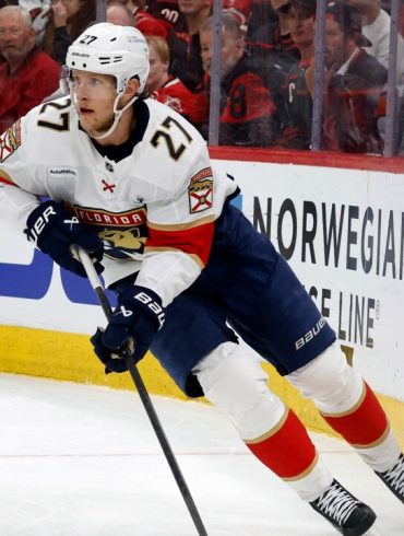 Blake Returns After Scary Collision as Luostarinen Ejected for Dangerous Boarding Hit