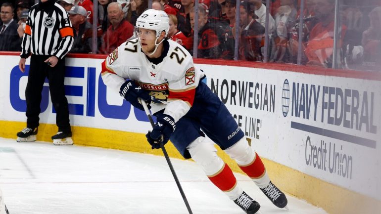 Blake Returns After Scary Collision as Luostarinen Ejected for Dangerous Boarding Hit