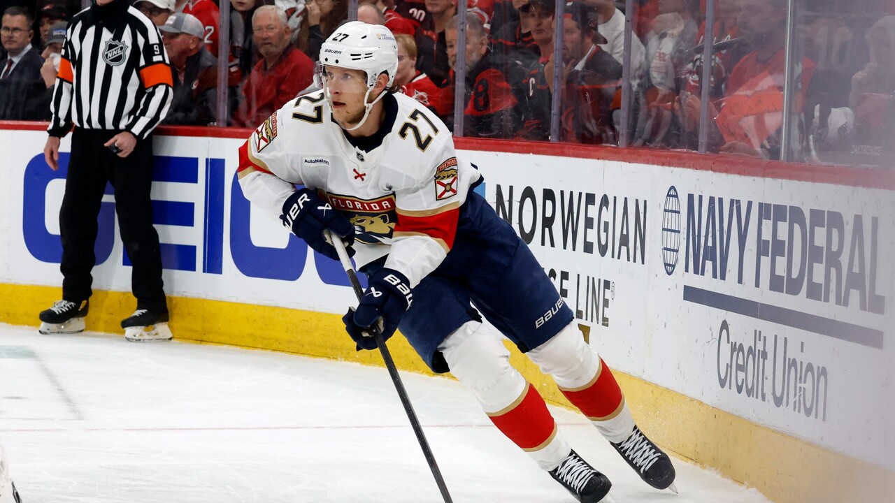 Blake Returns After Scary Collision as Luostarinen Ejected for Dangerous Boarding Hit