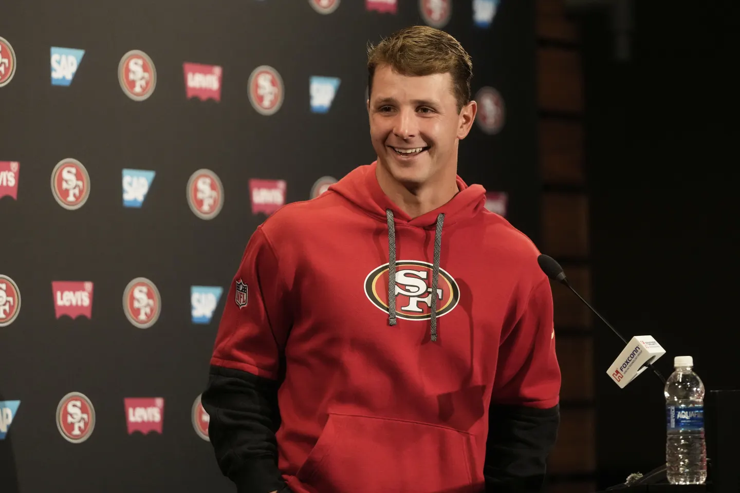 Brock Purdy Embraces Team-First Mindset, Finalizes Contract After Prioritizing Offseason Work and Chemistry