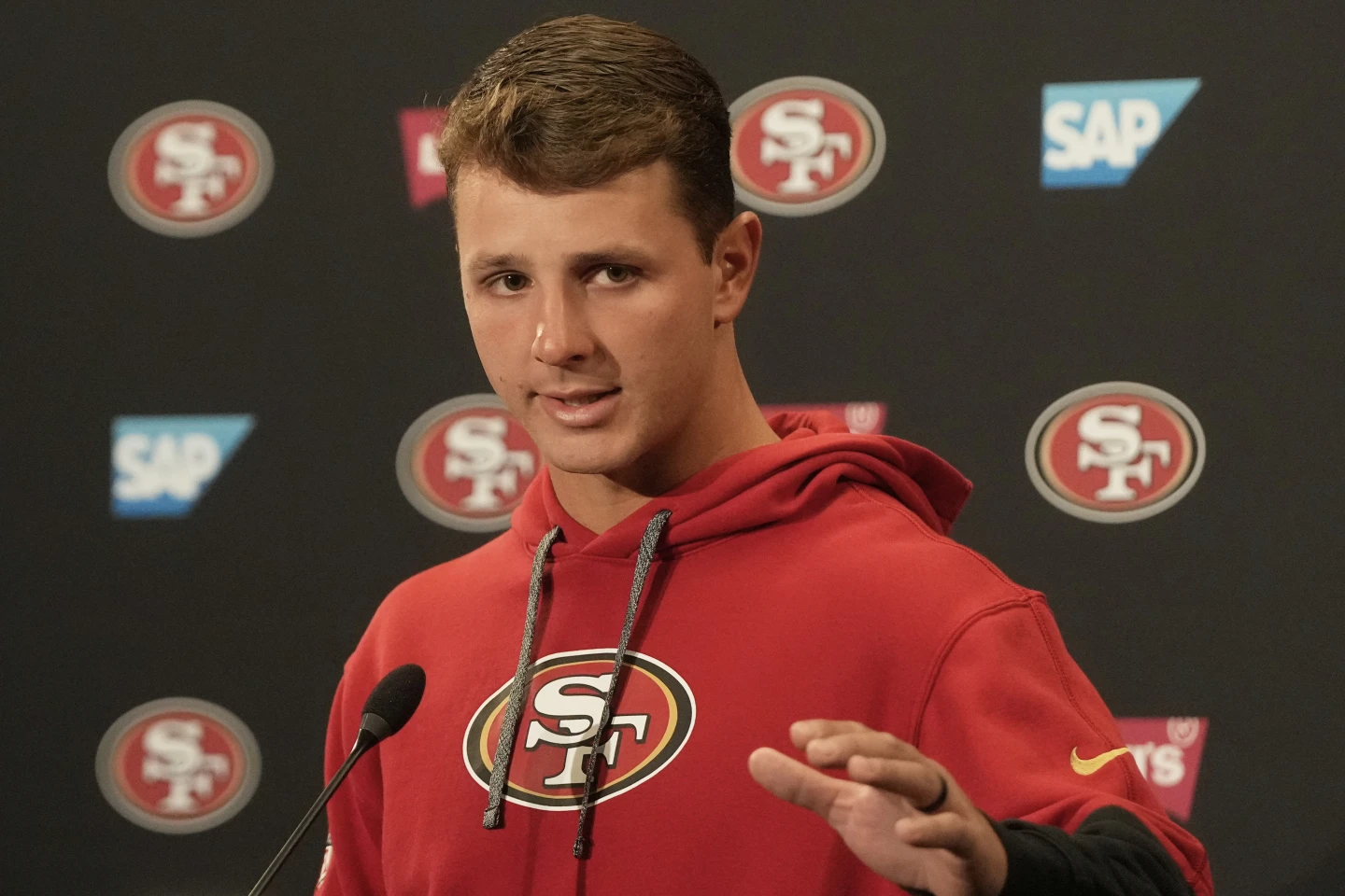 Brock Purdy Embraces Team-First Mindset, Finalizes Contract After Prioritizing Offseason Work and Chemistry