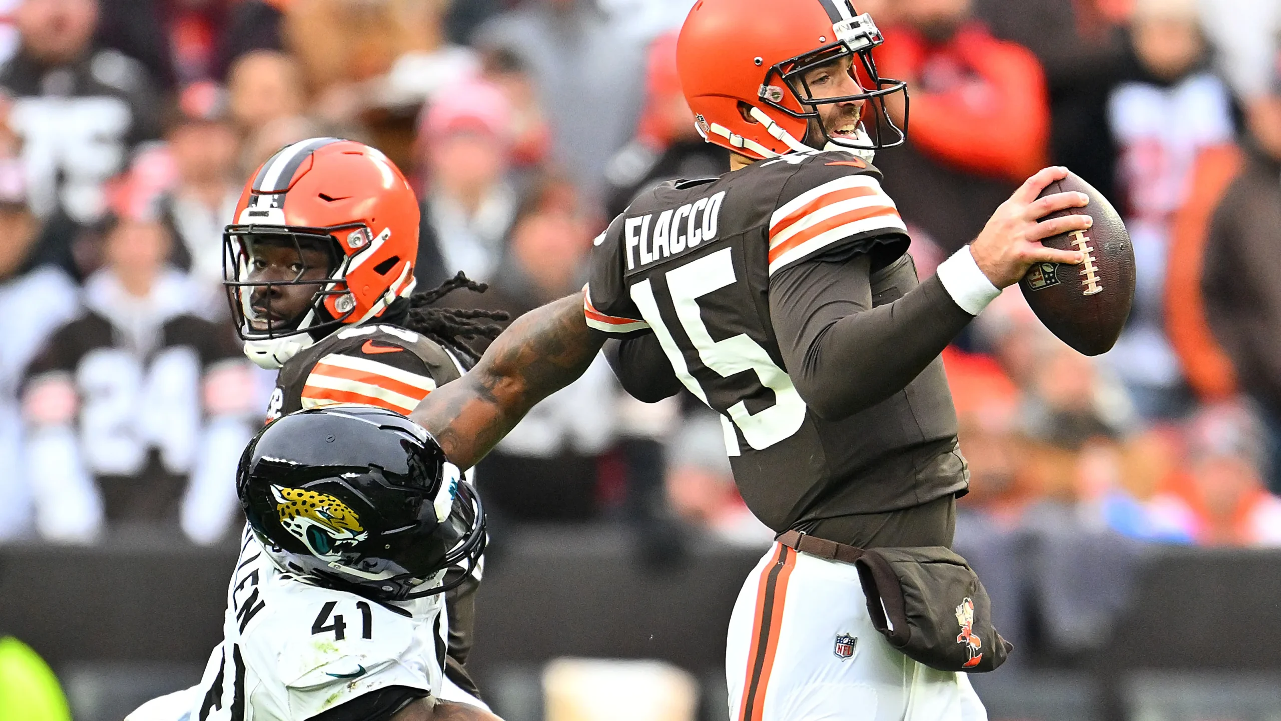 Browns Quarterback Battle Heats Up as Veterans Shine and Rookies Fight for Spotlight