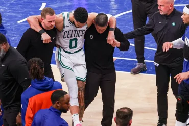 Celtics Rally Without Tatum, Unleash Elite Defense and Team Play to Crush Knicks in Game 5