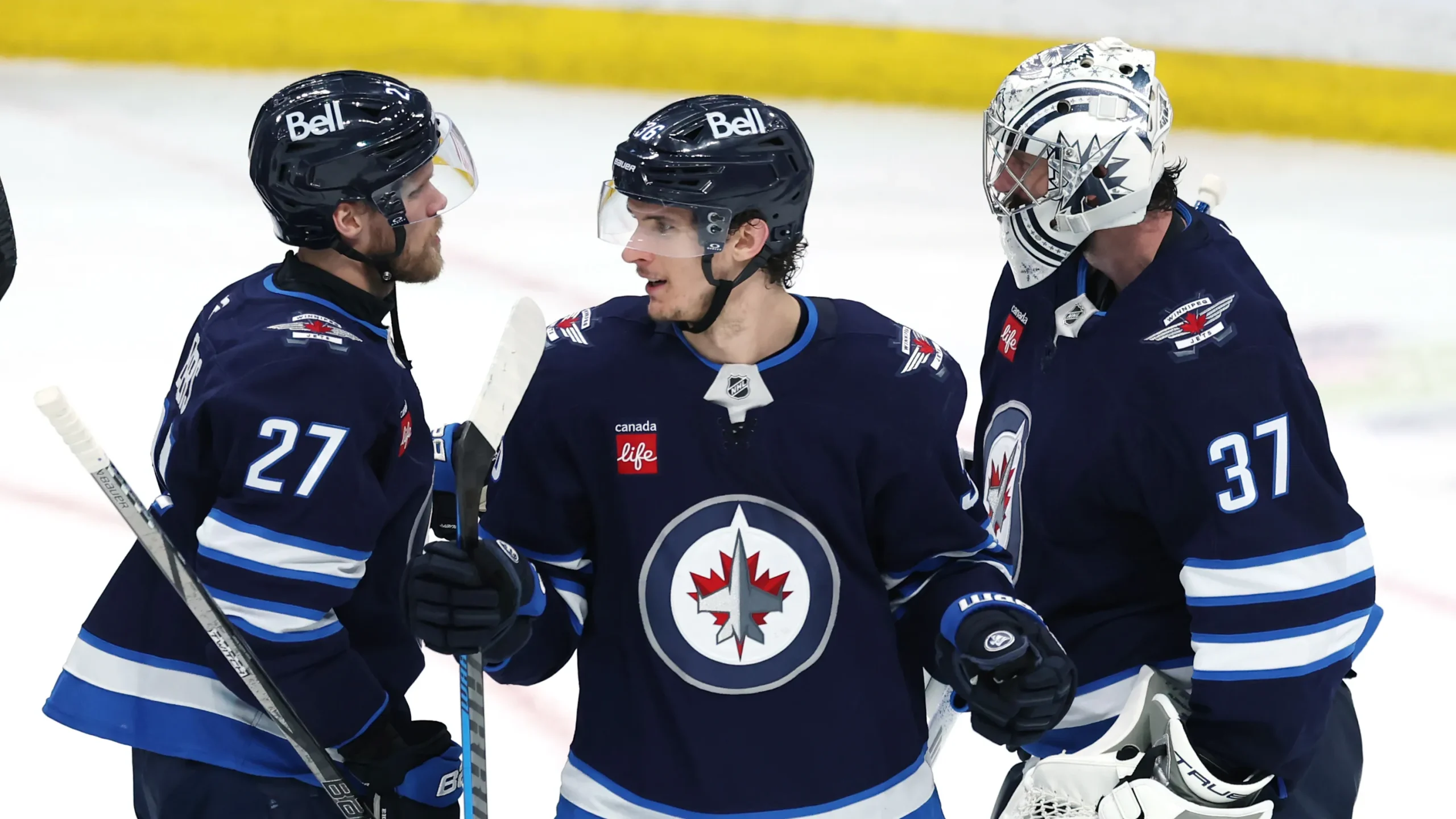 Connor Hellebuyck Delivers Statement Shutout as Jets Blank Stars to Even Series at Home