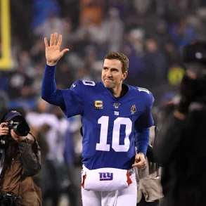 Eli Manning Inspires Giants Players, Reconnecting Team Culture with Legacy, Standards, and Championship Values