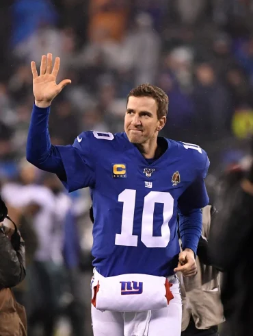 Eli Manning Inspires Giants Players, Reconnecting Team Culture with Legacy, Standards, and Championship Values