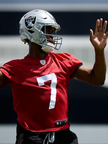 Geno Smith Brings Veteran Calm, Mobility, and Leadership to Revamped Raiders Offense