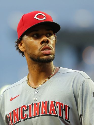 Hunter Greene Exits Early with Groin Injury After Dominant Start as Reds Await Test Results