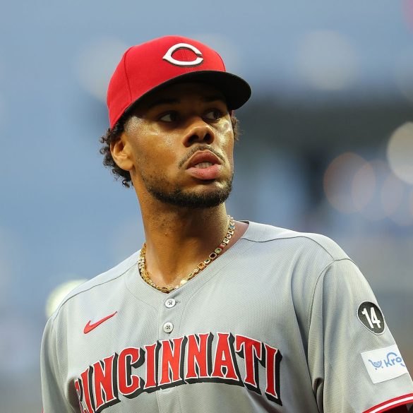 Hunter Greene Exits Early with Groin Injury After Dominant Start as Reds Await Test Results