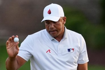 Jhonattan Vegas Surges to Shock Lead as PGA Championship Opens with Star-Studded Struggles