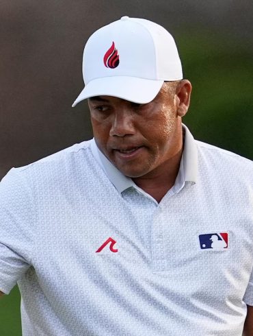 Jhonattan Vegas Surges to Shock Lead as PGA Championship Opens with Star-Studded Struggles