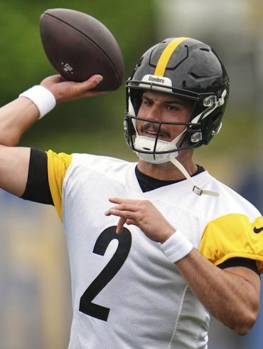 Mason Rudolph Returns to Steelers Steady and Focused Amid Aaron Rodgers Speculation
