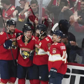 Panthers Lose Top Scorer Sam Reinhart to Injury Ahead of Game 3 Against Hurricanes