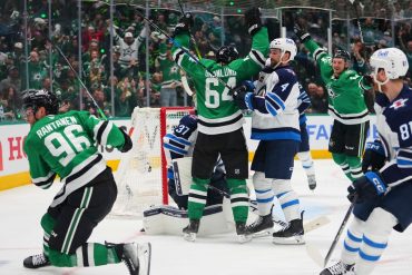 Rantanen Powers Stars Past Jets with Third-Period Surge to Take 2-1 Series Lead